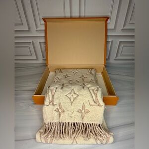 Louis Vuitton Monogram Ivory and Pink Scarf | 100% Wool | Full Inclusion